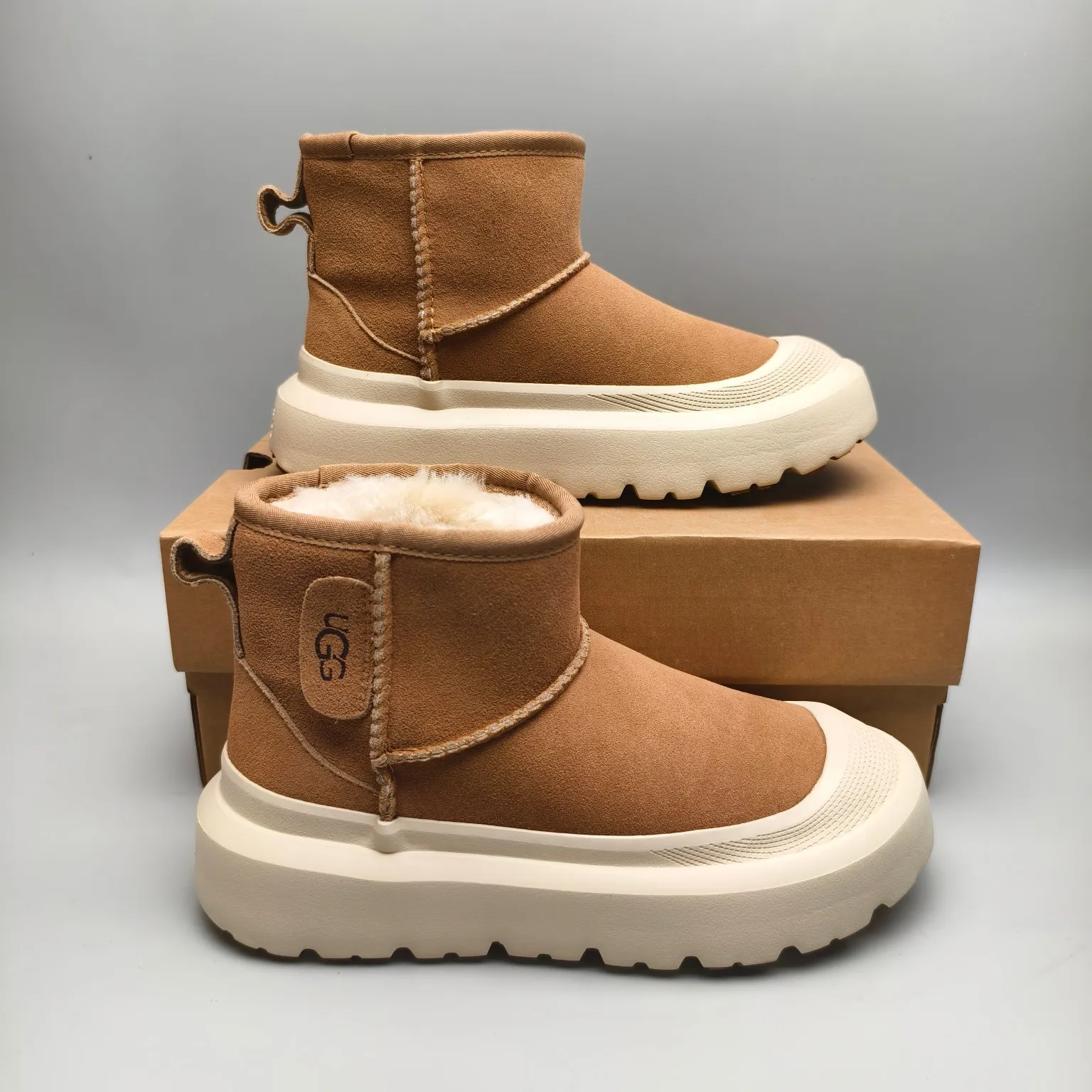 💰560 UGG sheepskin all-in-one snow boots 8354 classic waterproof rubber sole color: white maroon matching size: 35-40